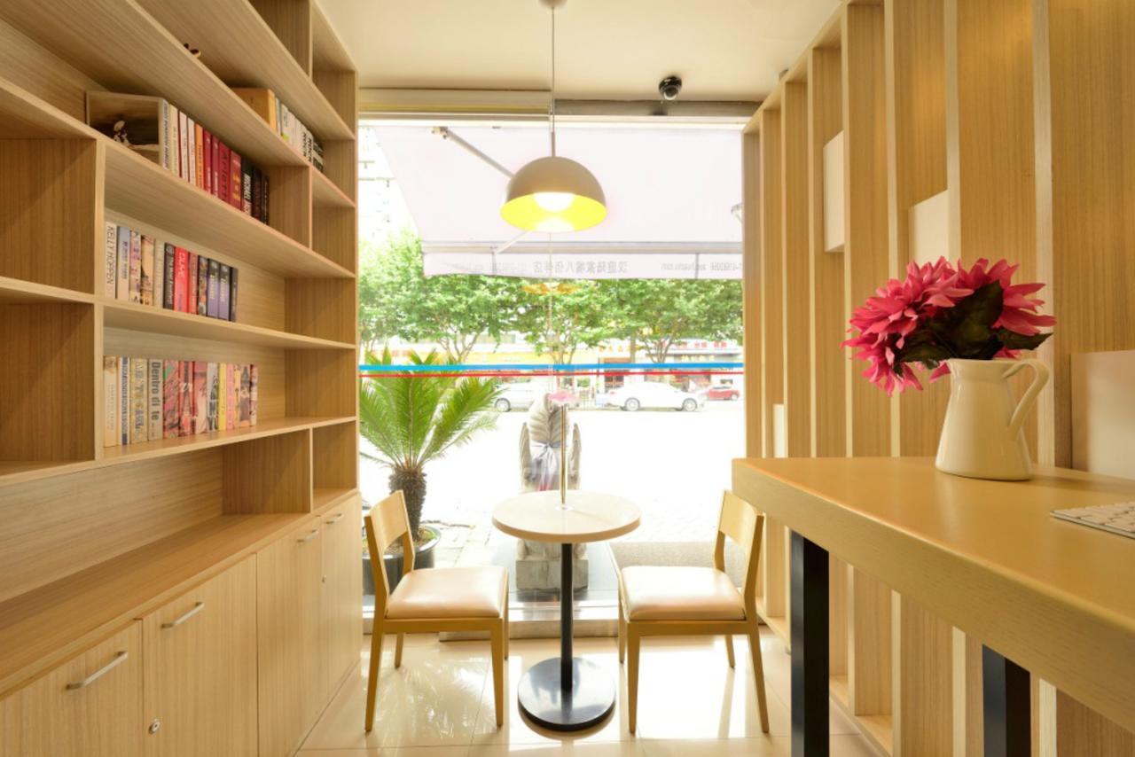 Hotel Hanting Wujing East China Normal 2*